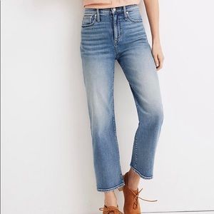 Slim Wide-Leg Crop Jeans in Reggie Wash